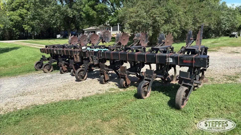 Hiniker Econ-O-Till Row Crop Cultivator