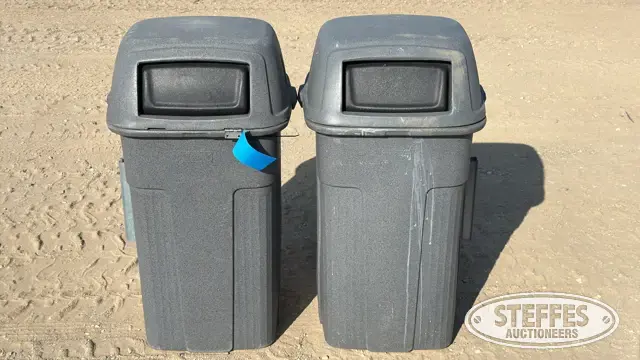 (2) Toter poly garbage cans