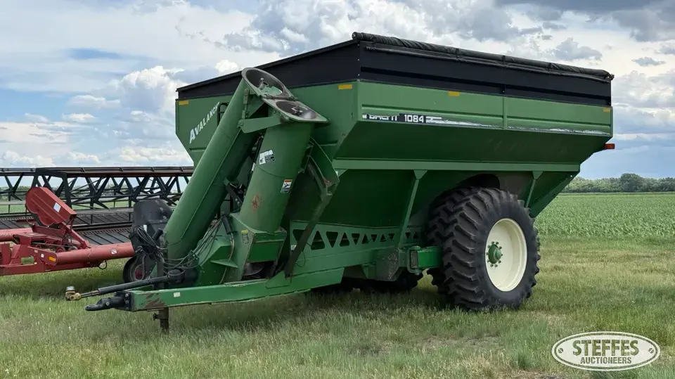 Brent 1084 Avalanche Grain Cart