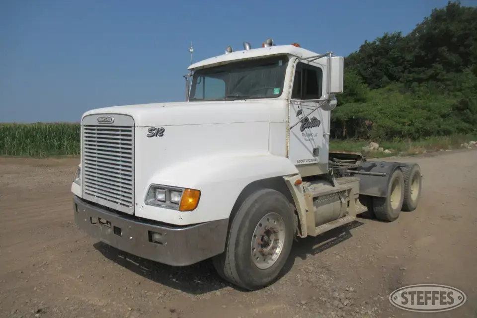 1996 Freightliner FLD120 Conventional Truck without Sleeper
