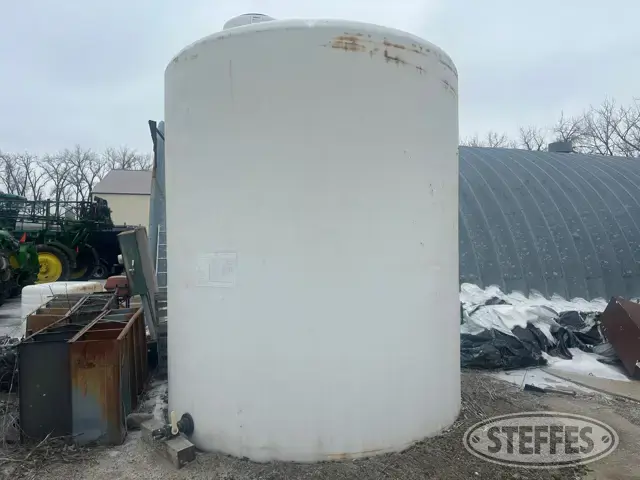 6,000 gal. poly tank