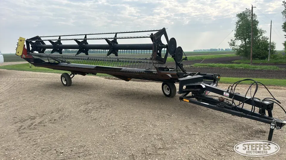 1995 MacDon Westward 3000 Pull-Type Swather