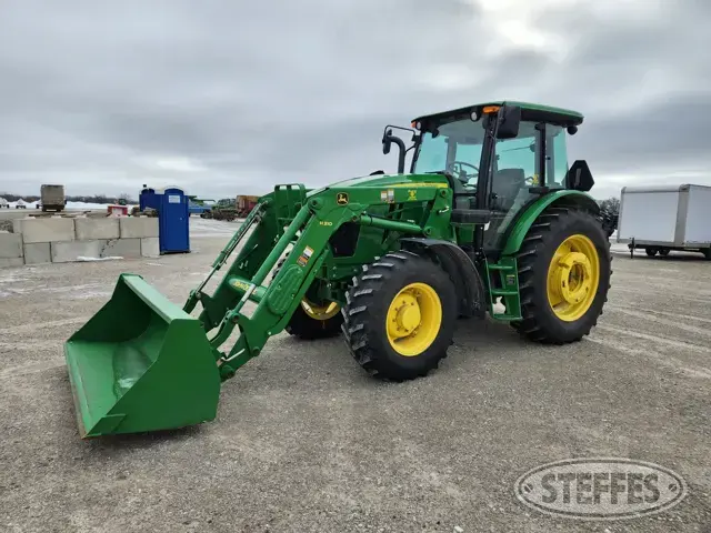 2013 John Deere 6115D