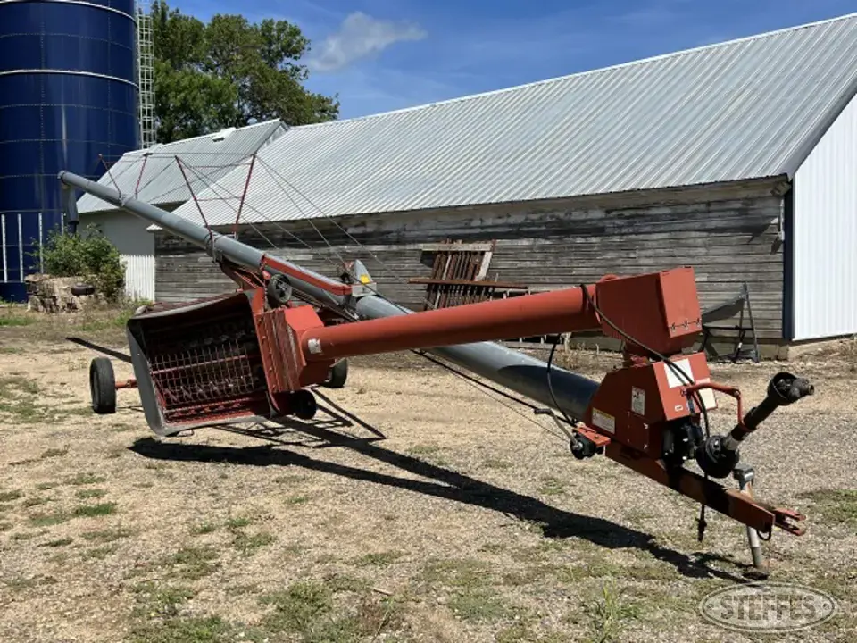 Hutchinson Swing Hopper Auger