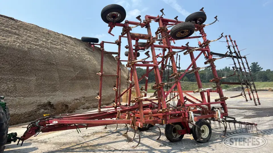 Wil-Rich 3400 Field Cultivator
