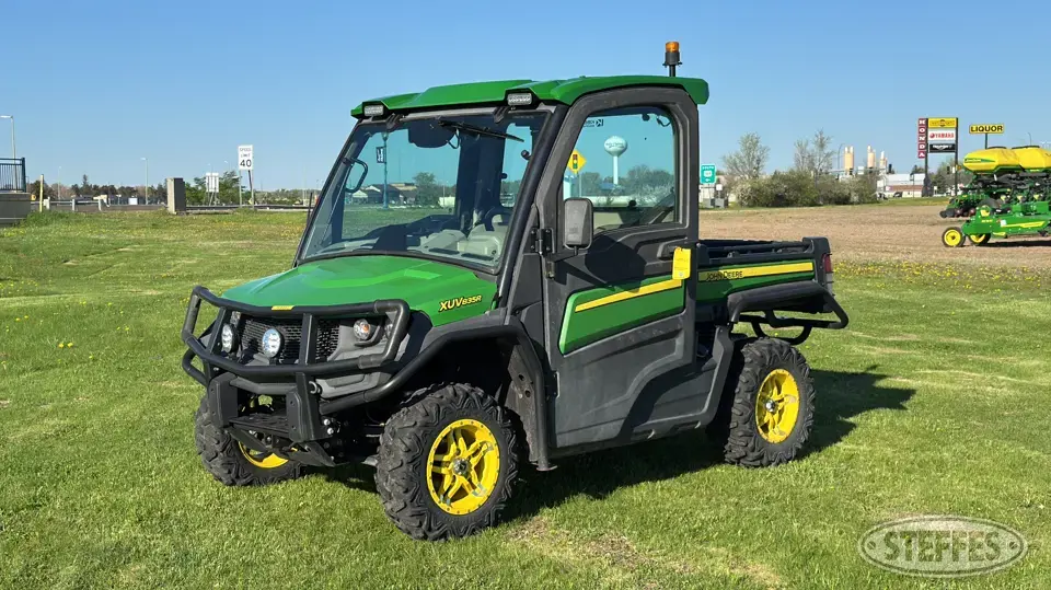 2018 John Deere XUV835R UTV