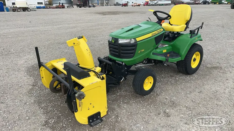 2018 John Deere X734 Lawn Tractor