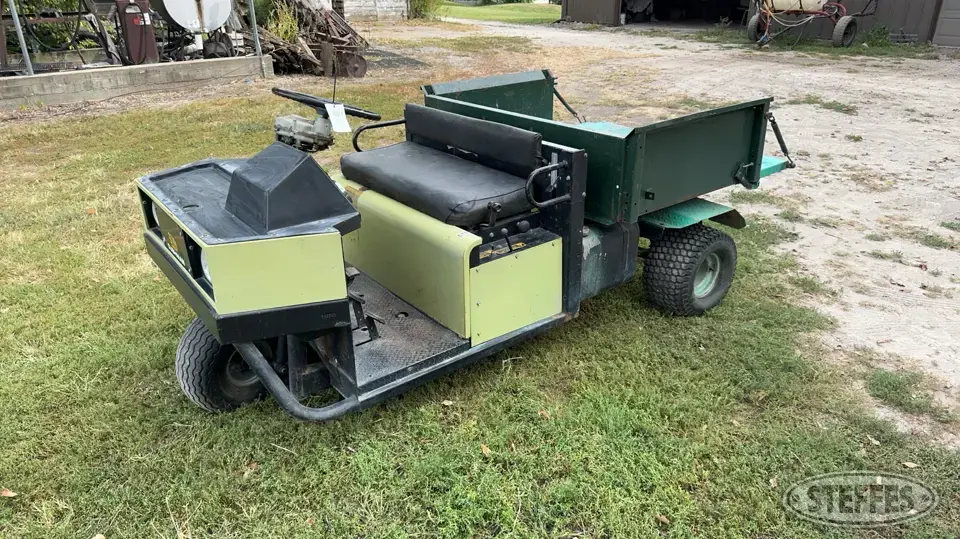 Cushman 8310 Golf Cart