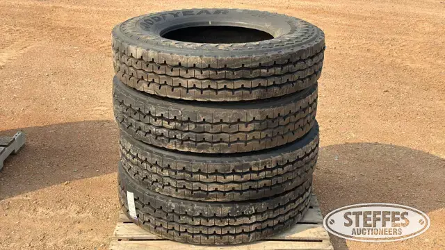 (4) 11R24.5 tires
