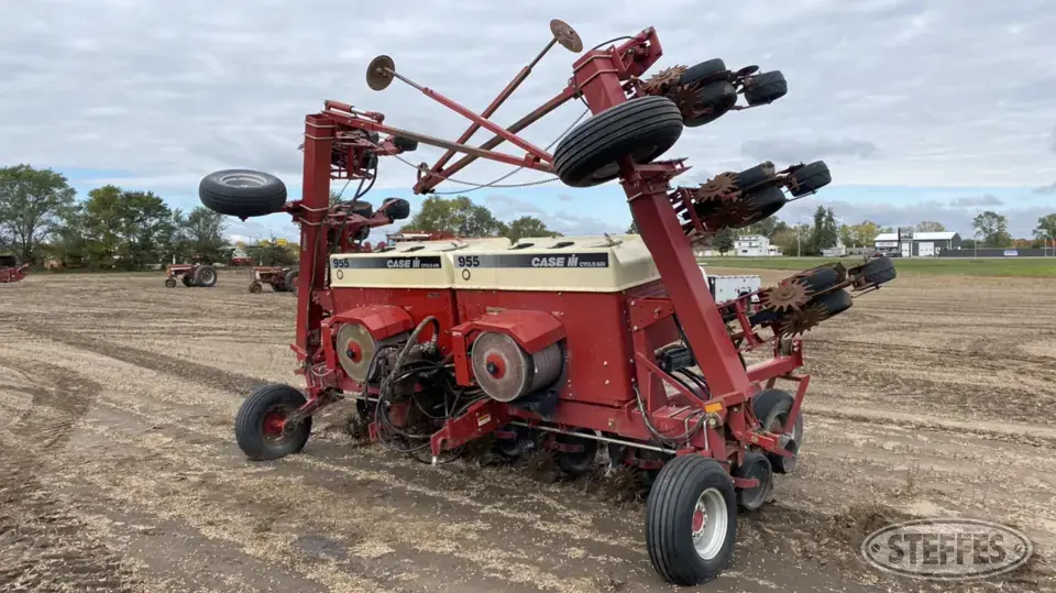 Case IH 955 12 or More Row Planter
