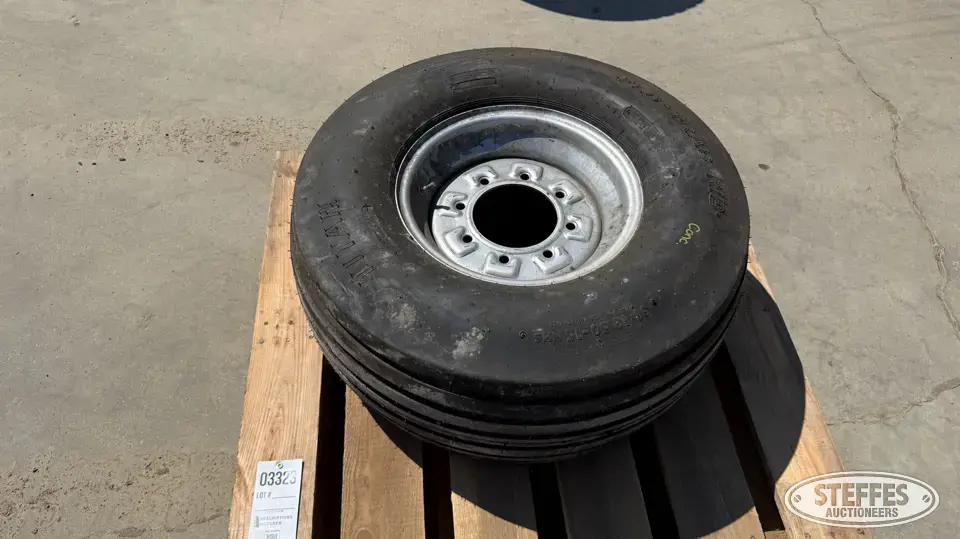 Titan Flo Trac Rib 31x13.50-15NHS tire Tractor-Implement Tire