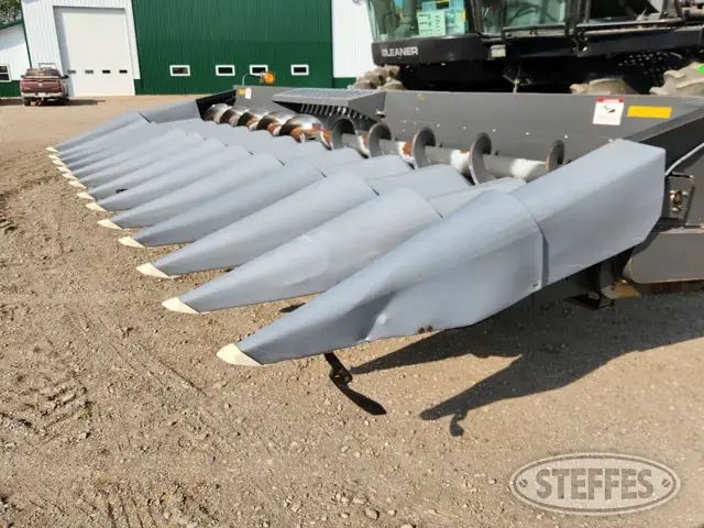 2012 Gleaner 3000