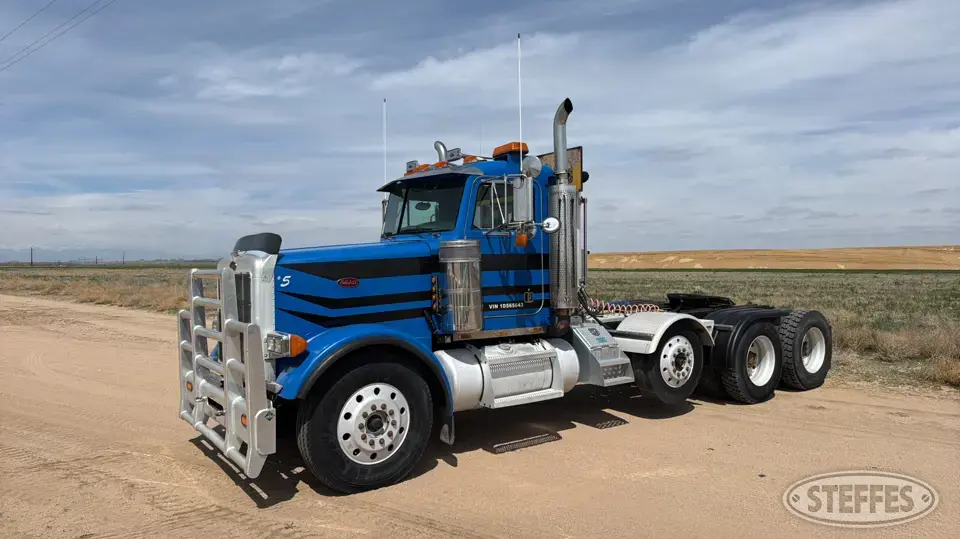 2001 Peterbilt 378 Conventional Truck without Sleeper