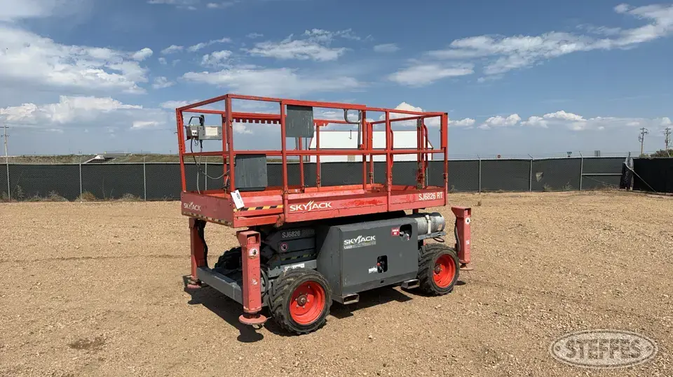 Skyjack SJ 6826RT Scissor Lift
