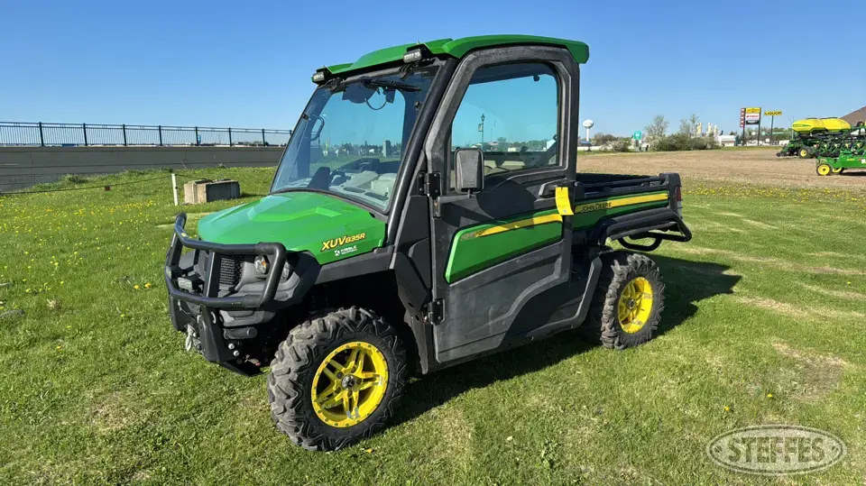 2018 John Deere XUV835R UTV