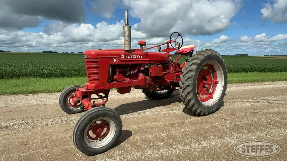 1947 Farmall H Collectible Show Tractors-Stationary Engine