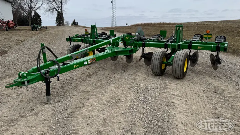 2020 John Deere 2100 Ripper