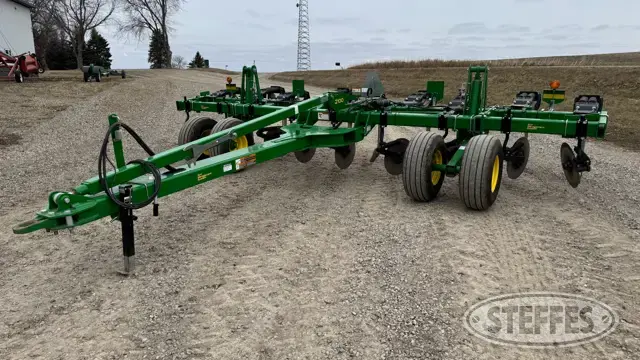 2020 John Deere 2100