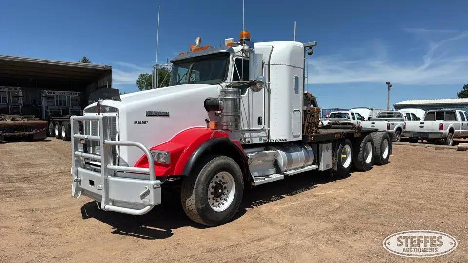 2014 Kenworth T800 Winch Truck