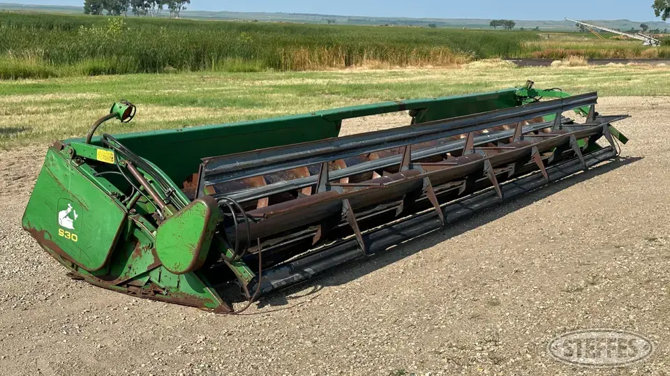 1994 John Deere 930 Rigid Head
