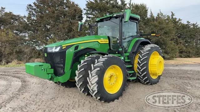 2022 John Deere 8R 370