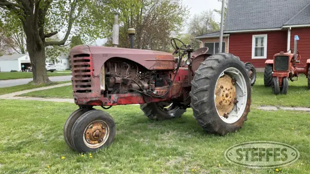 Massey-Harris 444