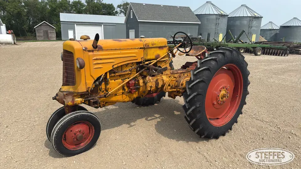 Minneapolis Moline RTU Collectible Tractor