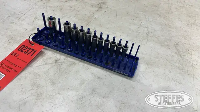 Snap-on sockets