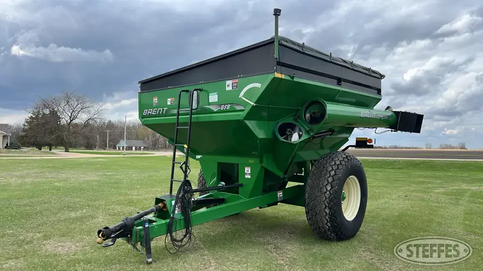 2009 Brent 678 Grain Cart