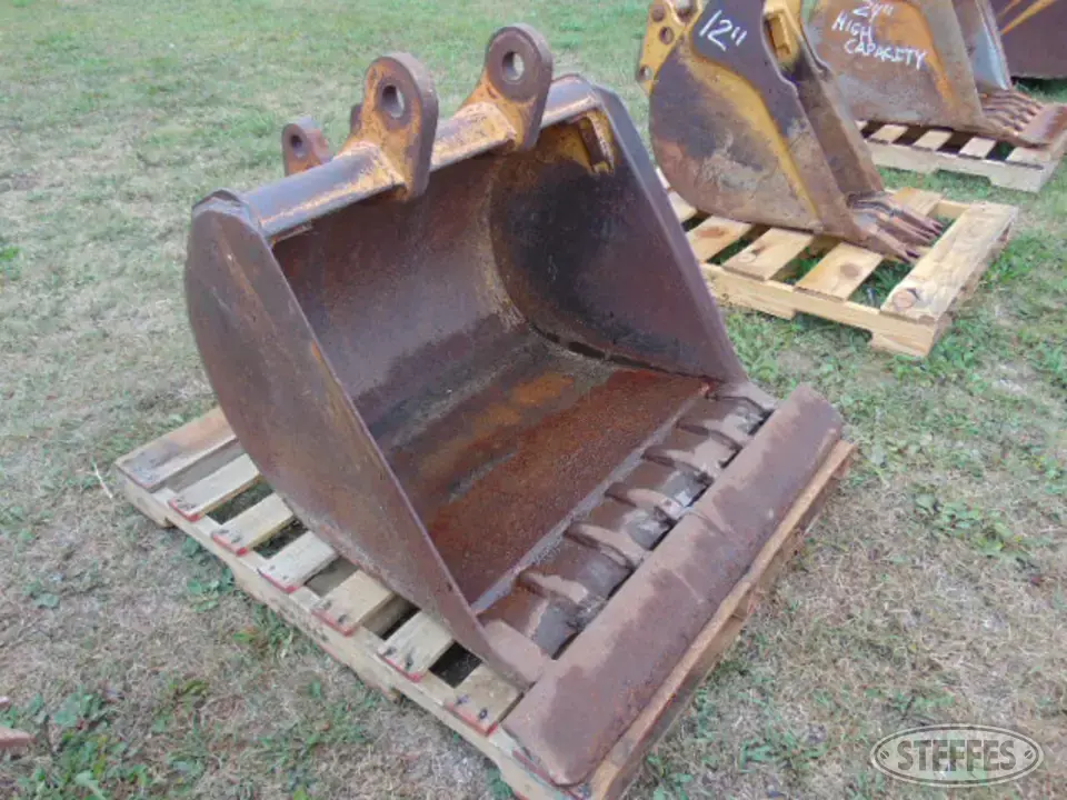 Bucket, 36" Loader Backhoe Attachment