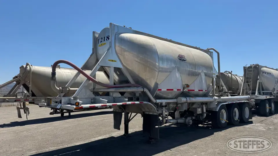 2019 Heil 905 cu. ft. Pneumatic Trailer