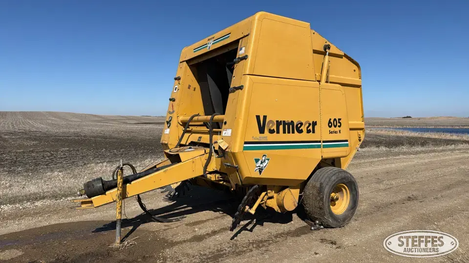 1993 Vermeer 605 Round Baler