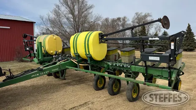 John Deere 7000