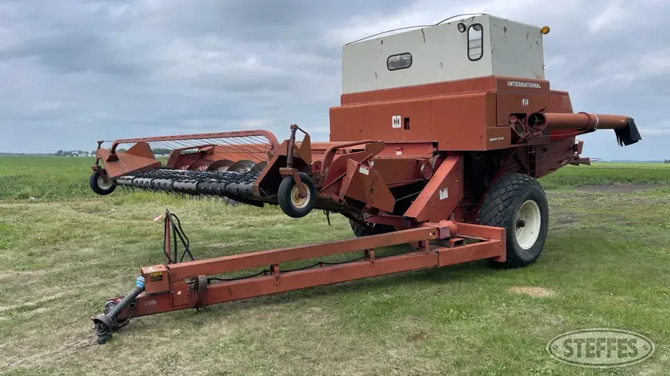 International 914 Combine