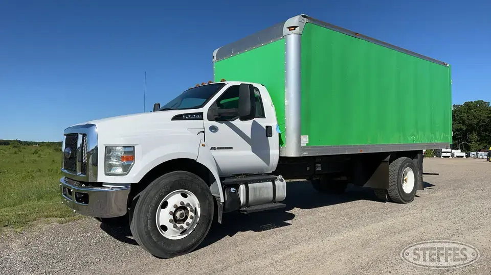 2016 Ford F-750 Van Truck