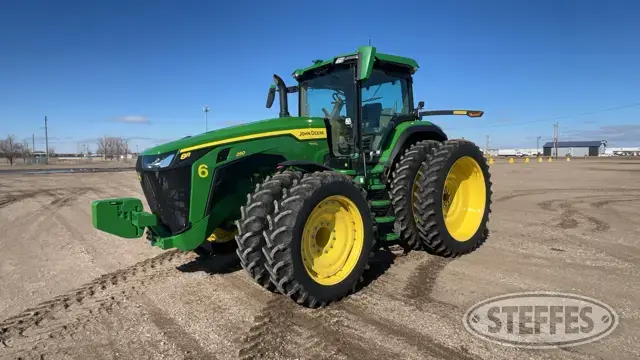2022 John Deere 8R 250