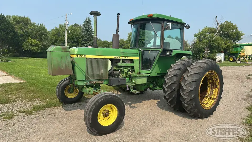 1977 John Deere 4230 2WD Tractor