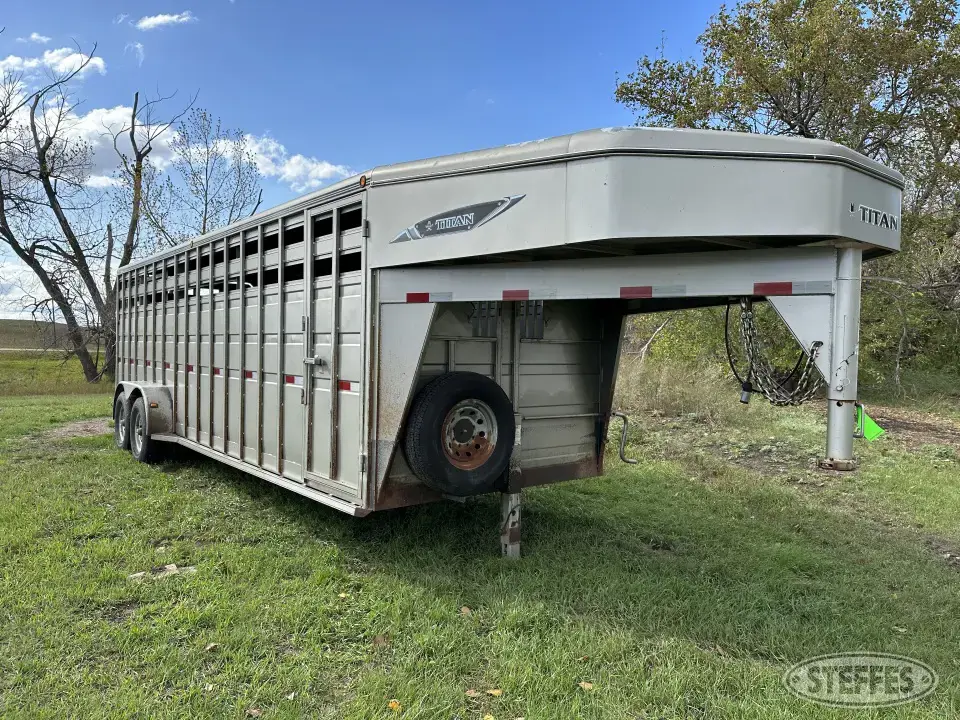 2011 Titan Gooseneck Livestock Trailer