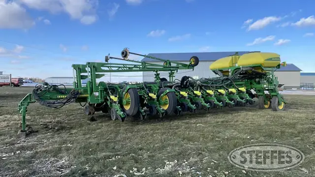 2018 John Deere 1775NT