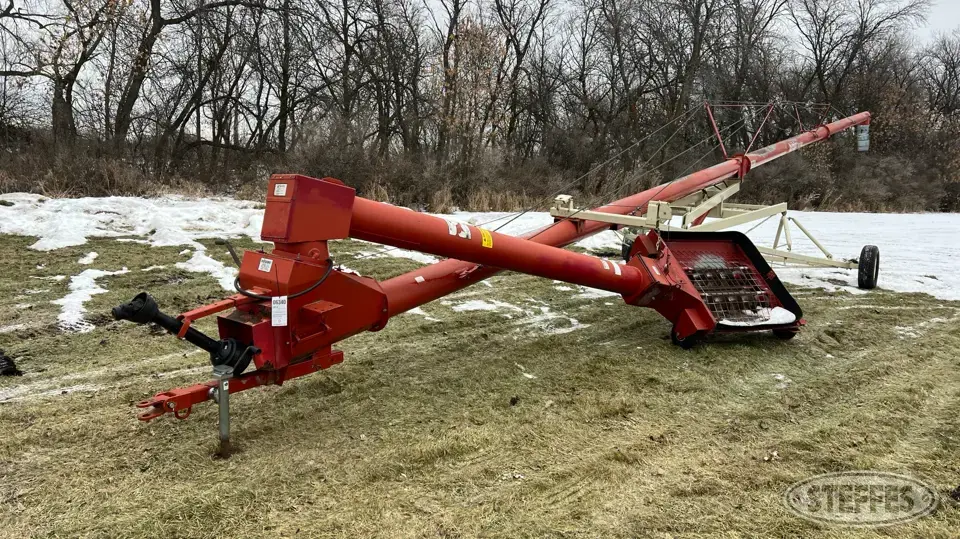 Buhler Farm King 1070 Swing Hopper Auger