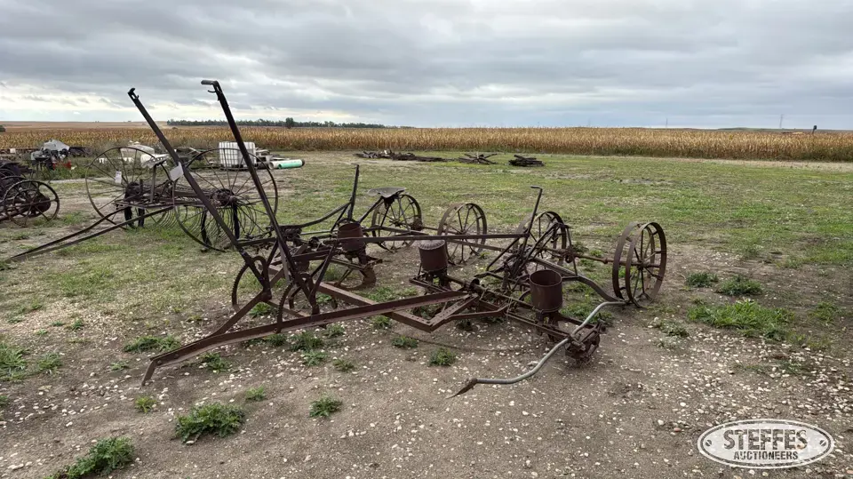 4-row planter Collectible Machinery-Other
