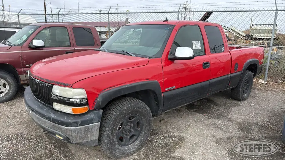 2002 Chevrolet Silverado K1500 LT Half Ton Pickup