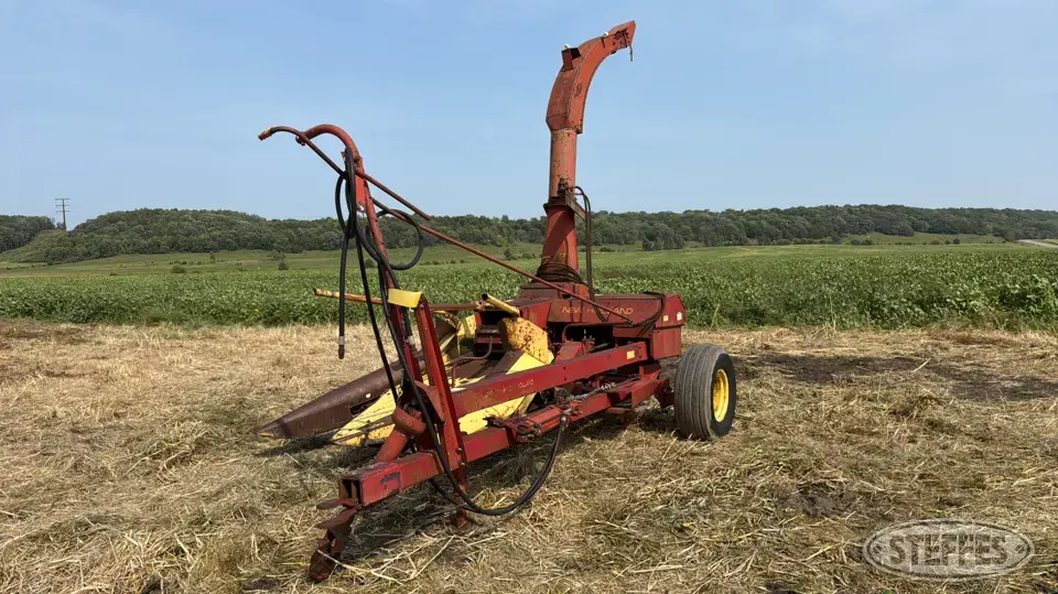 New Holland 713 Pull-Type Harvester