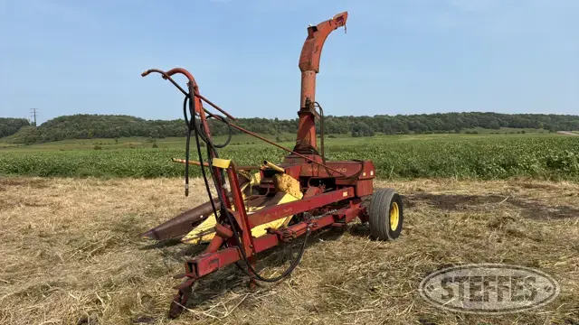 New Holland 713