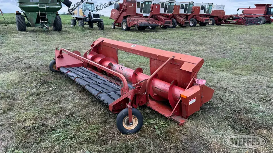 International 810 Pickup Head