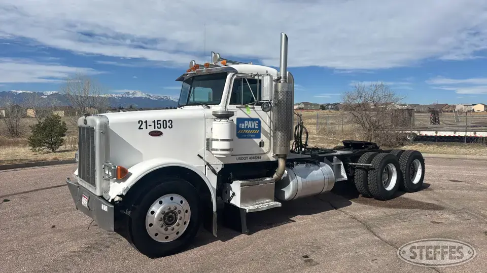 1989 Peterbilt 378 Conventional Truck without Sleeper