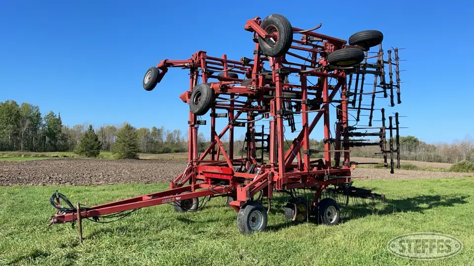 Case IH 5800 Chisel Plow