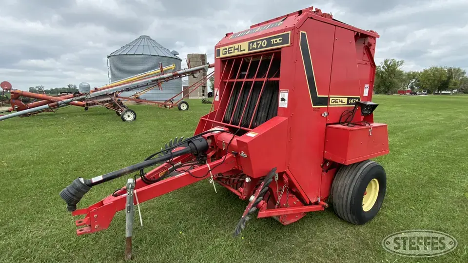 Gehl 1470 Round Baler