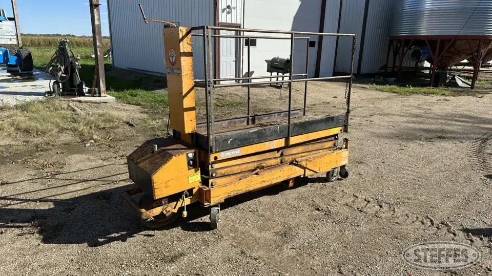 Heff-T-Herman Scissor Lift
