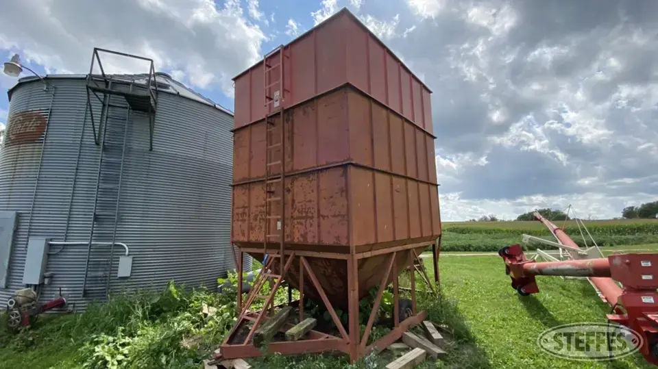 Lowry Grain Bin